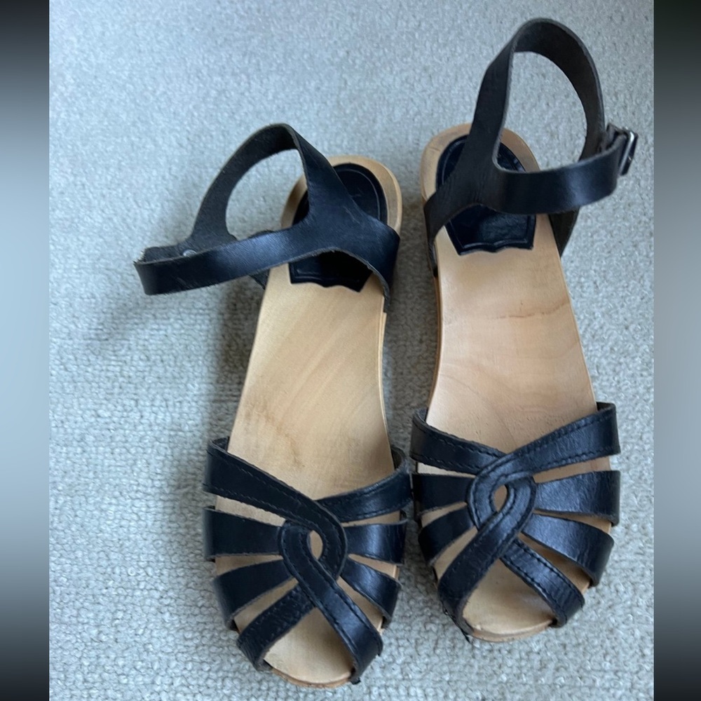 Hasbeens wooden heel